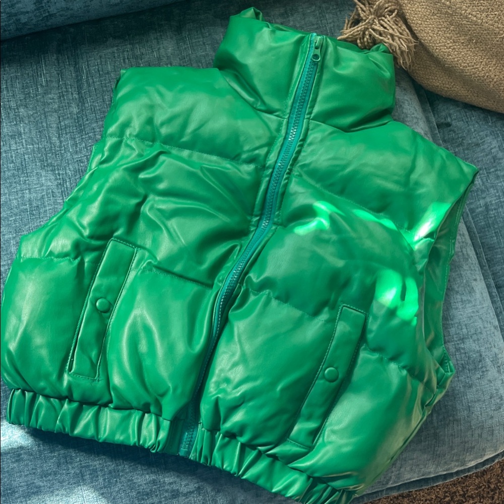 Cropped Emerald Green Puffer Vest